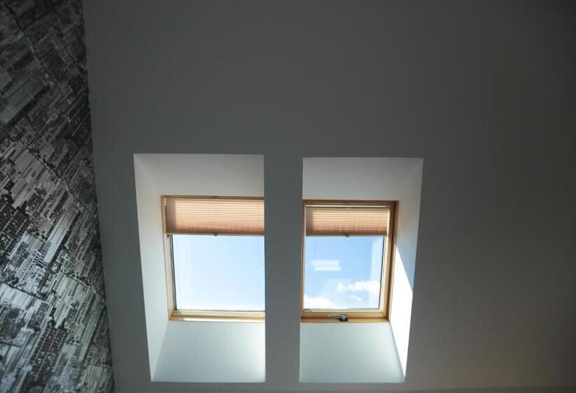 اتاق استاندارد با چشمانداز دریاچه, B&b Hotel Telsiai