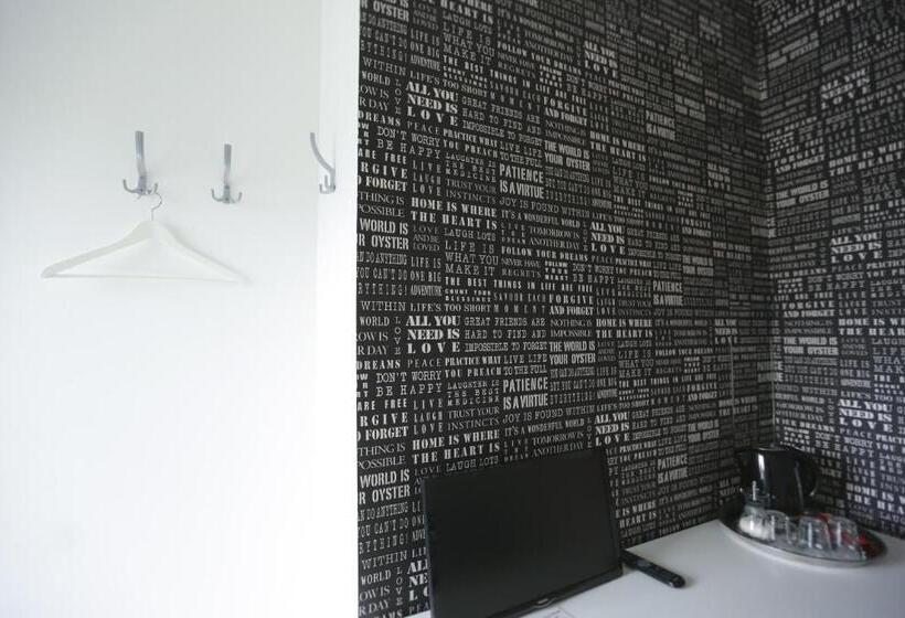 اتاق راحتی سه تخته, B&b Hotel Telsiai