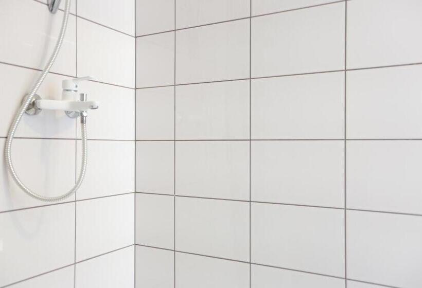 اتاق خانوادگی, B&b Hotel Telsiai