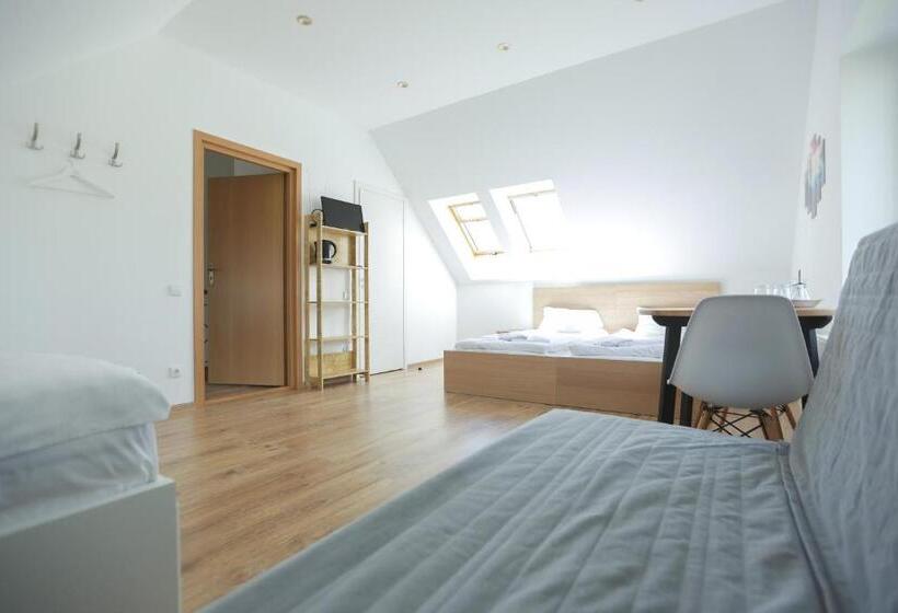 اتاق خانوادگی, B&b Hotel Telsiai