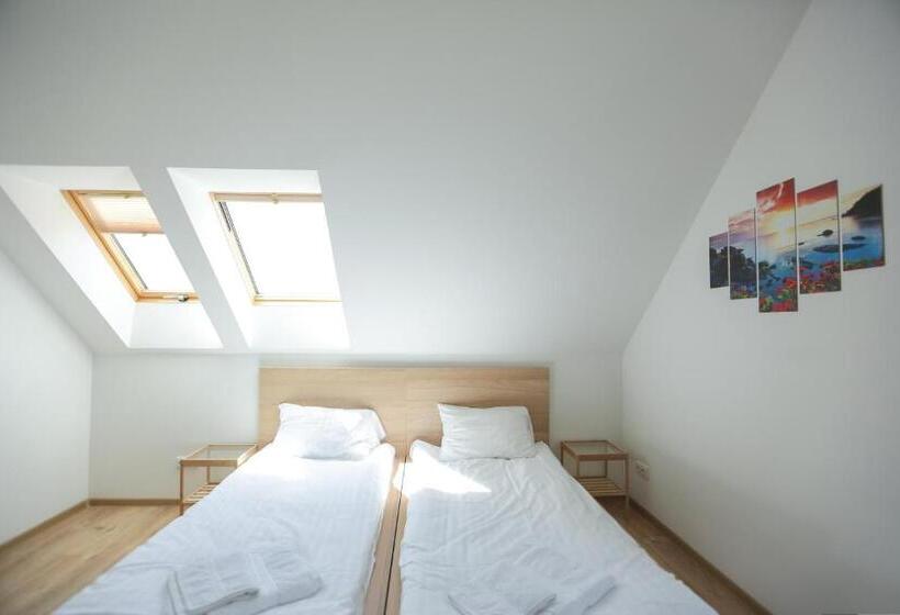 اتاق خانوادگی, B&b Hotel Telsiai