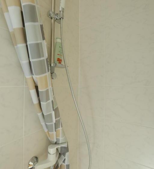 اتاق استاندارد سه نفره, B&b Hotel Telsiai