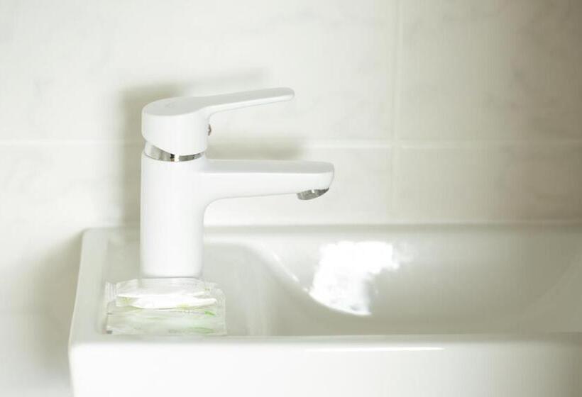 اتاق استاندارد سه نفره, B&b Hotel Telsiai