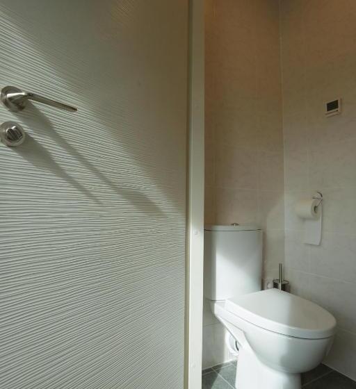 اتاق استاندارد سه نفره, B&b Hotel Telsiai