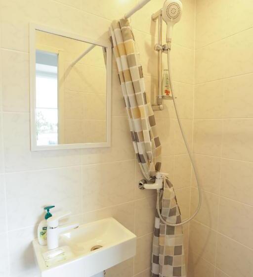 اتاق استاندارد سه نفره, B&b Hotel Telsiai