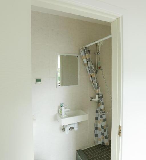 اتاق استاندارد سه نفره, B&b Hotel Telsiai