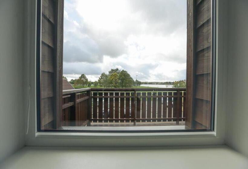 اتاق استاندارد سه نفره, B&b Hotel Telsiai