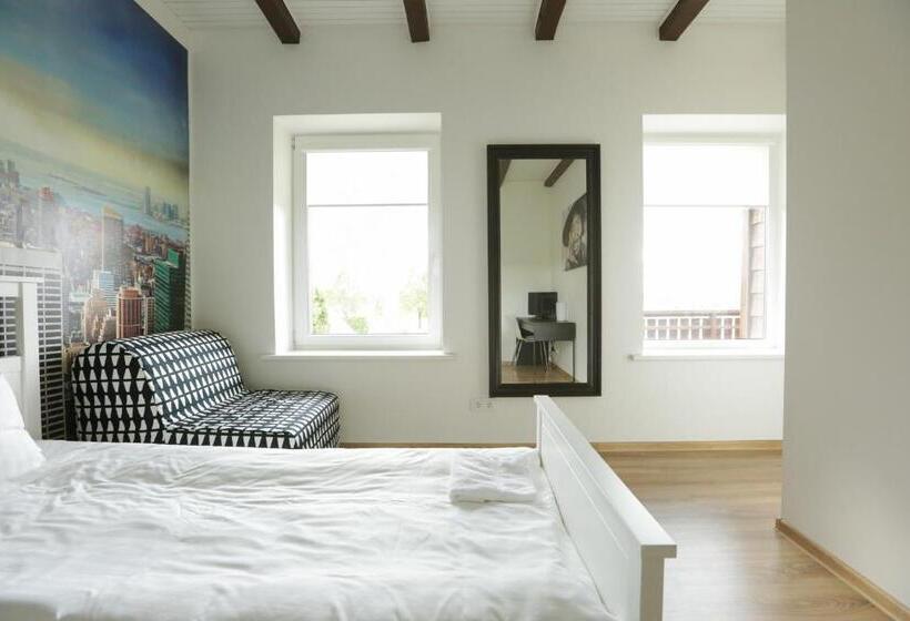 اتاق استاندارد سه نفره, B&b Hotel Telsiai