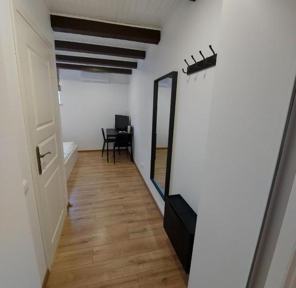 اتاق استاندارد با چشمانداز باغ, B&b Hotel Telsiai