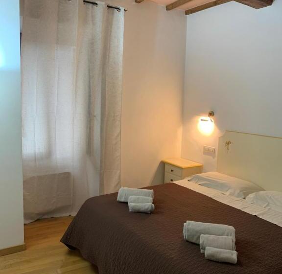 اتاق لوکس, Residenza Via Dante