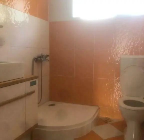 اتاق استاندارد سه نفره, Vila Cri Cri