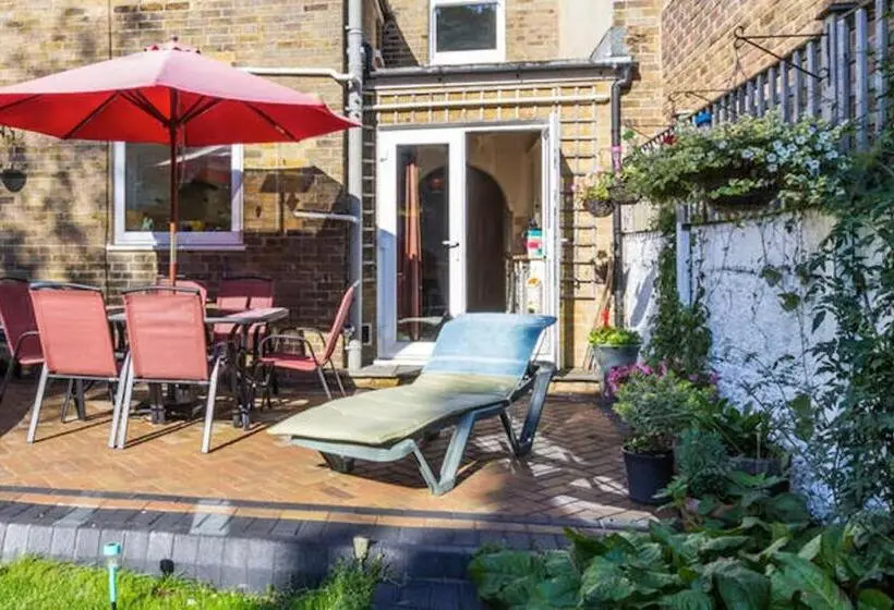 スタンダードシングルルーム, Endearing Edwardian House In Quaint Deal, Kent
