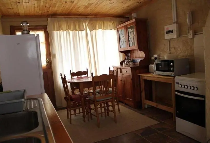 ファミリールーム, Middelfontein Farm