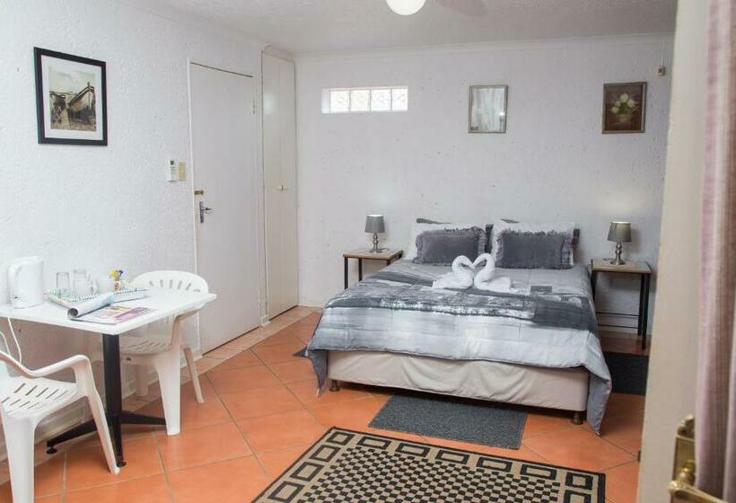 Номер Deluxe, 29 Polvy Street