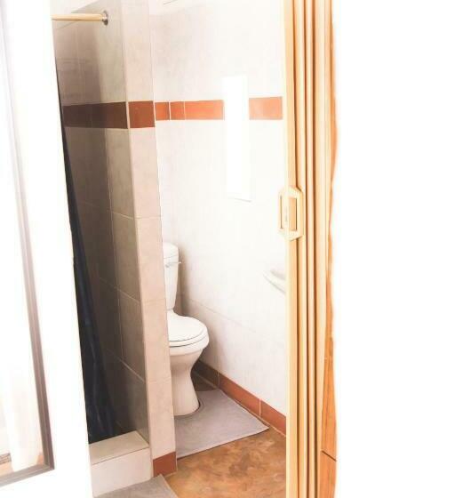 Семейное Бунгало, 29 Polvy Street