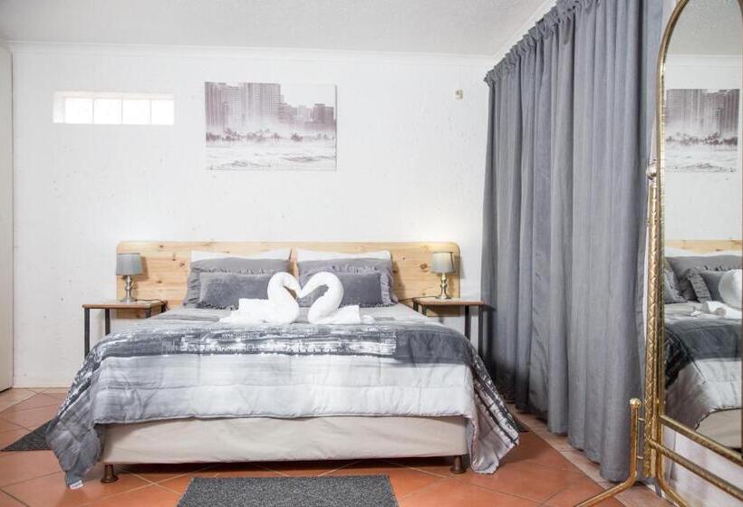 Номер Deluxe, 29 Polvy Street