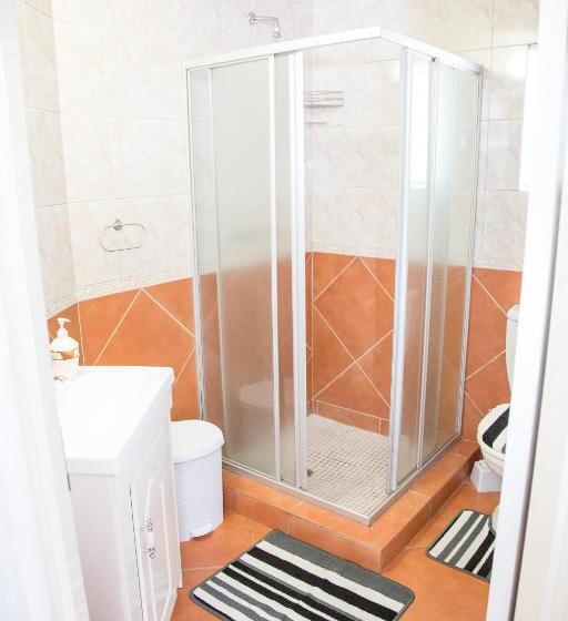 Номер Deluxe, 29 Polvy Street