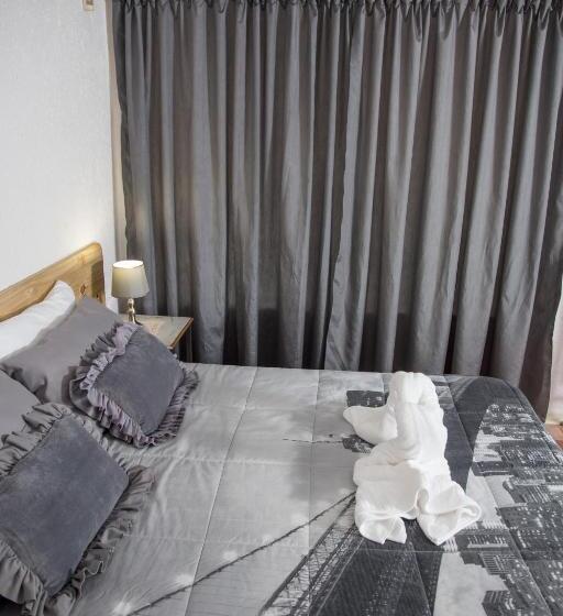 Номер Deluxe, 29 Polvy Street