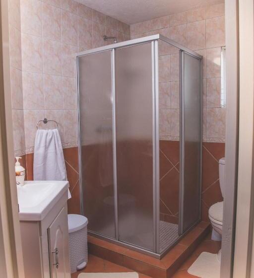 Номер Deluxe, 29 Polvy Street