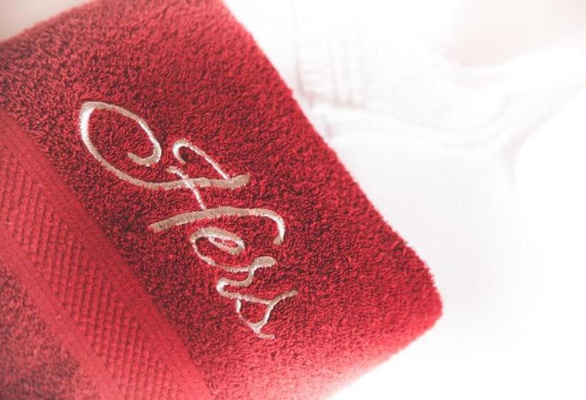 Семейное Бунгало, 29 Polvy Street