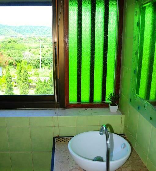 패밀리 룸 산 전망, Phumimalee Nature View Resort