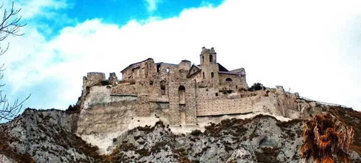 バルコニー付きスタンダードトリプルルーム, B&b E Casa Vacanza Al Castello