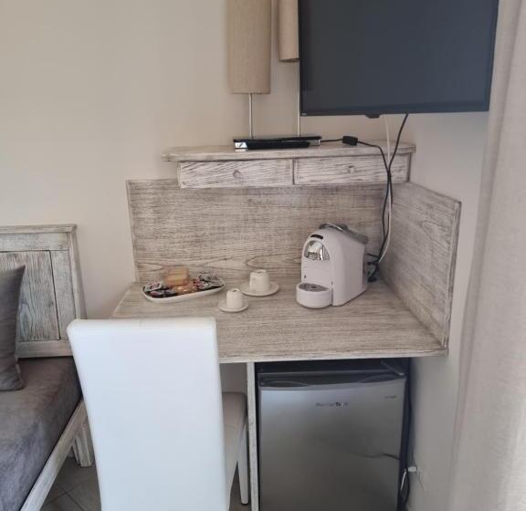 带阳台的三人标准间, B&b E Casa Vacanza Al Castello