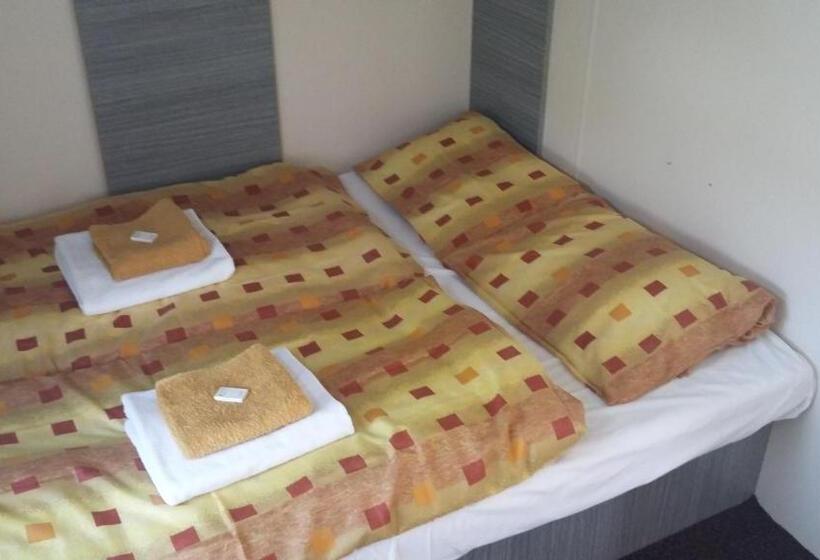 منزل غرفة نوم واحدة, Pension Peklo