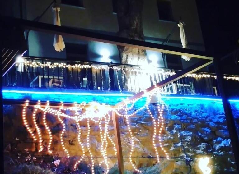 استودیو خانوادگی, Foresteria B&b Vecchiascuola Pianazzola