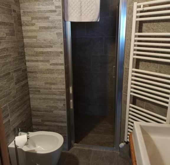 اتاق لوکس, Foresteria B&b Vecchiascuola Pianazzola