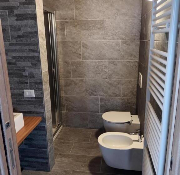 اتاق استاندارد سه تخته با چشم‌انداز, Foresteria B&b Vecchiascuola Pianazzola