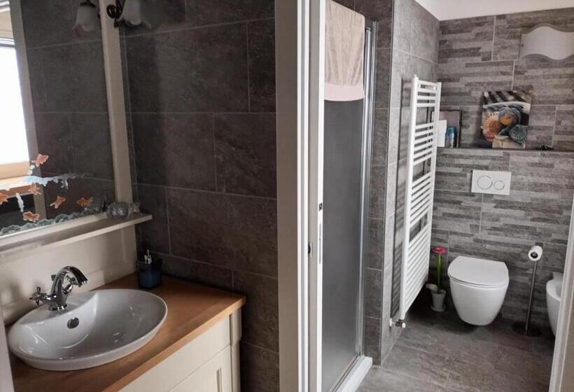 آپارتمان 1 خوابه با چشم‌انداز, Foresteria B&b Vecchiascuola Pianazzola