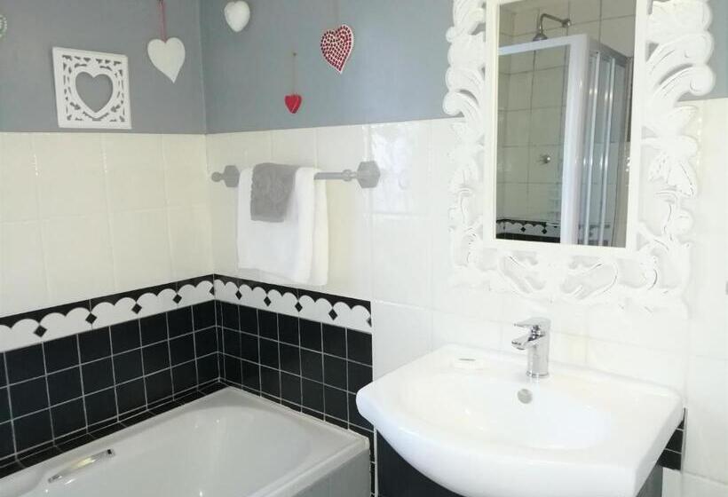 스위트, Eastbury Cottage