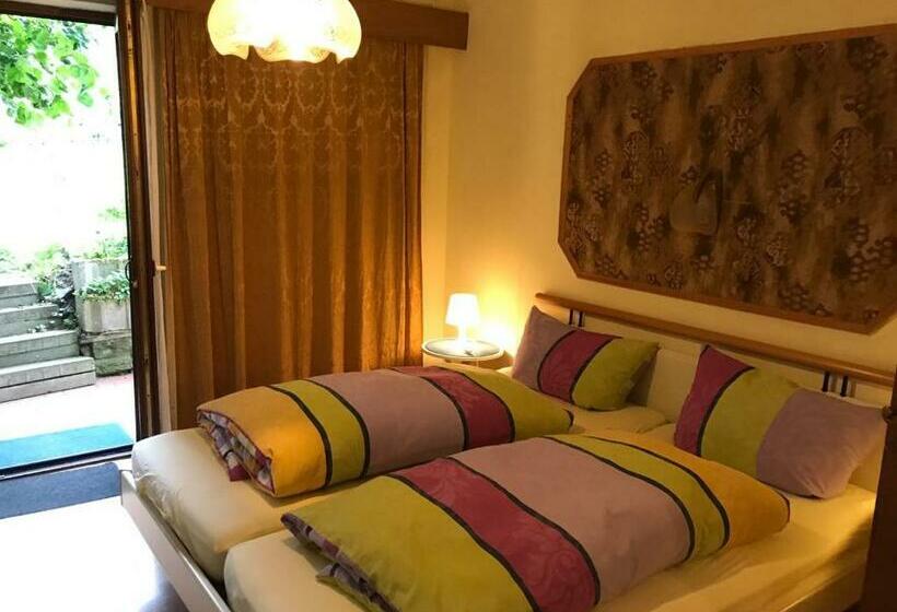 Номер Стандарт, Winzerschenke