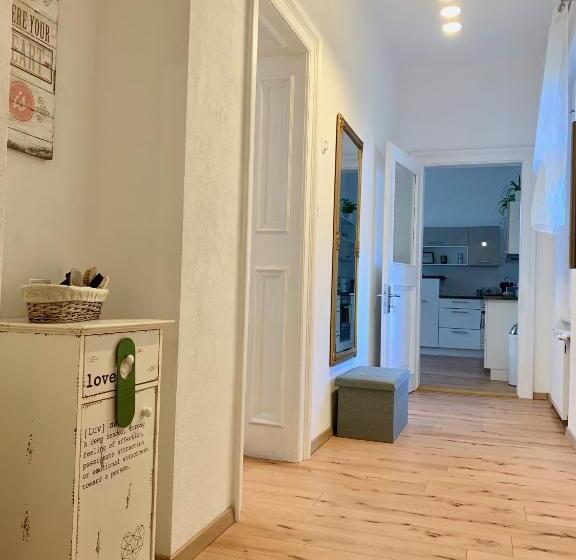 Апартаменты 1 Спальня с Балконом, Apartment Im Grünen