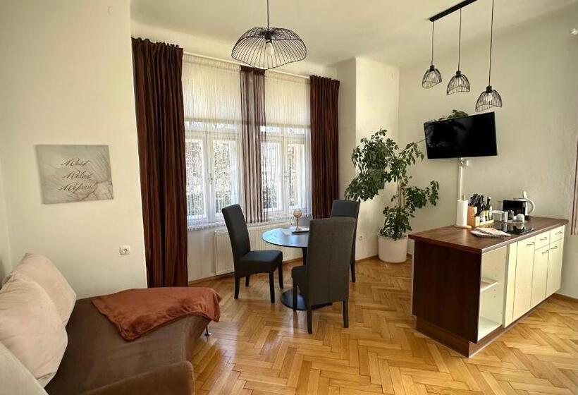 Апартаменты 1 Спальня Вид на Сад, Apartment Im Grünen