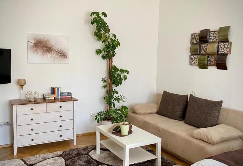 Апартаменты 1 Спальня Вид на Сад, Apartment Im Grünen