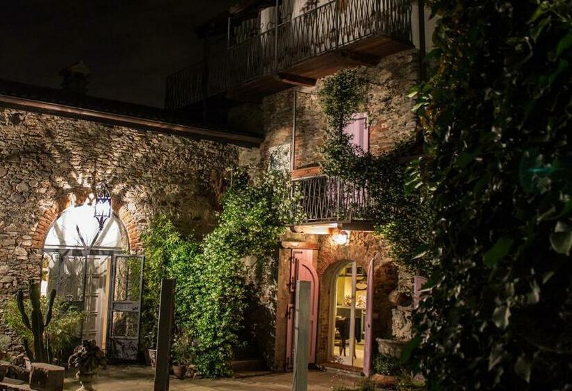 جناح جونيور مزوَّد بتراس, La Torretta Studios & Suite