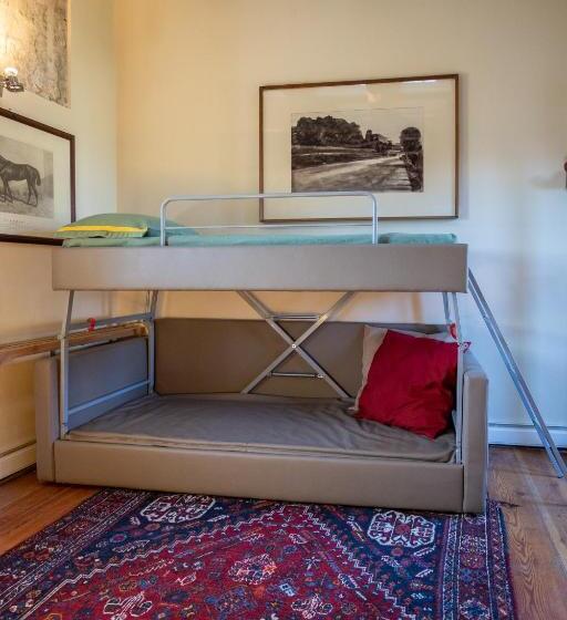 جناح جونيور مزوَّد بتراس, La Torretta Studios & Suite