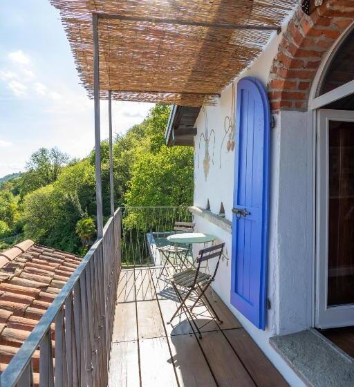 جناح جونيور مزوَّد بتراس, La Torretta Studios & Suite