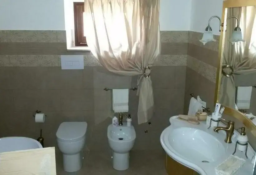 اتاق لوکس, Agriturismo La Stragola