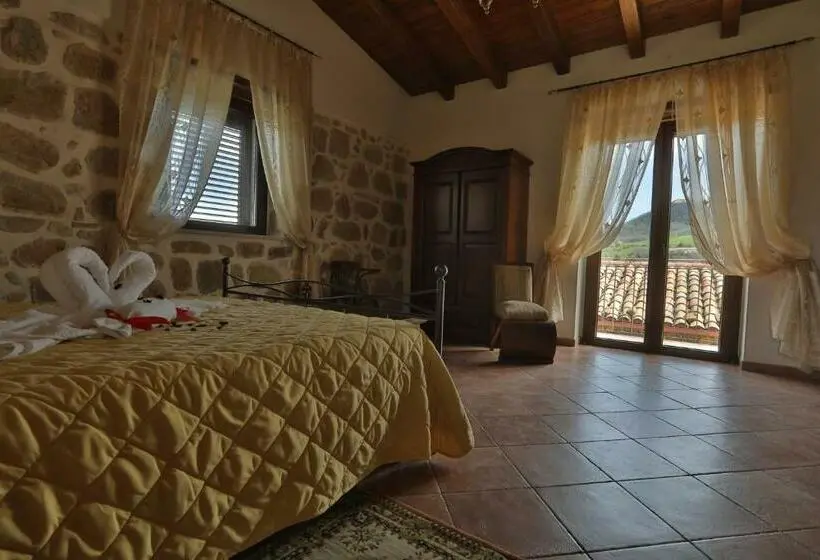 اتاق لوکس, Agriturismo La Stragola