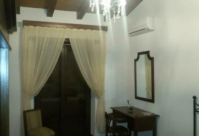 اتاق استاندارد یک نفره, Agriturismo La Stragola