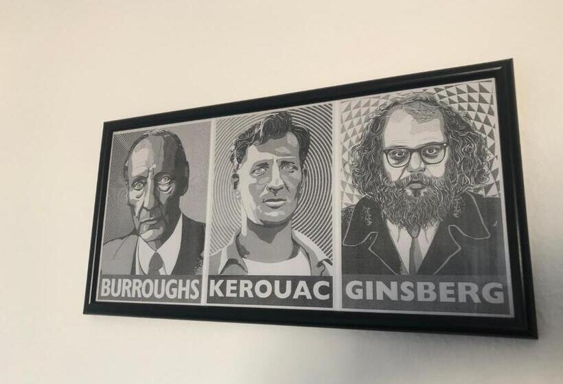 اتاق لوکس, El Muniria