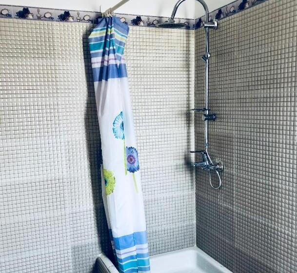 اتاق استاندارد, El Muniria