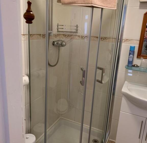Standard-huone, Greenacre