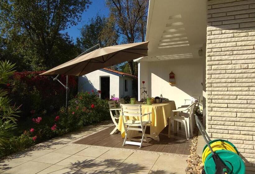 غرفة قياسية مطلّة علي الحديقة, Maison Marysa