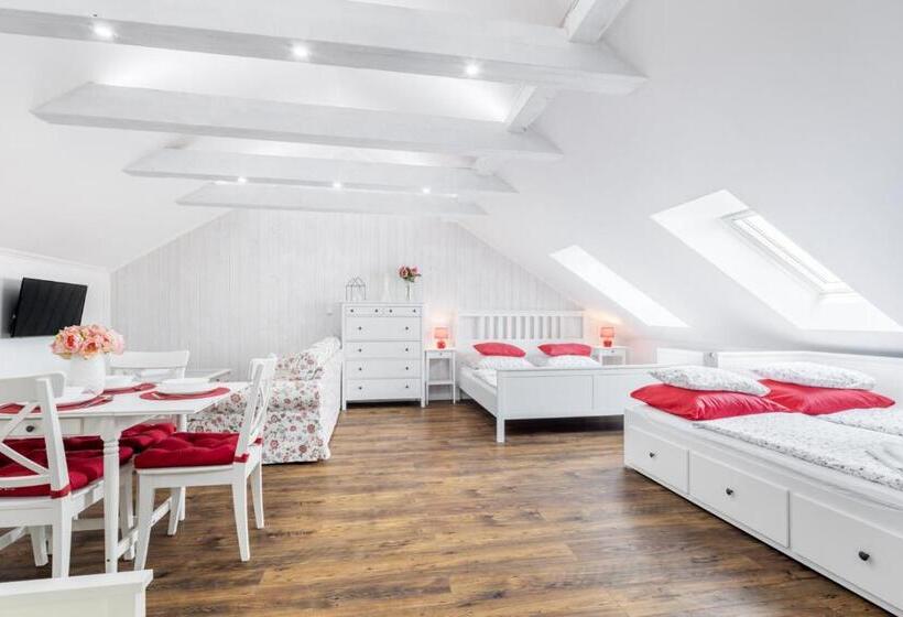 سوییت خانوادگی, Penzion Belle Donne