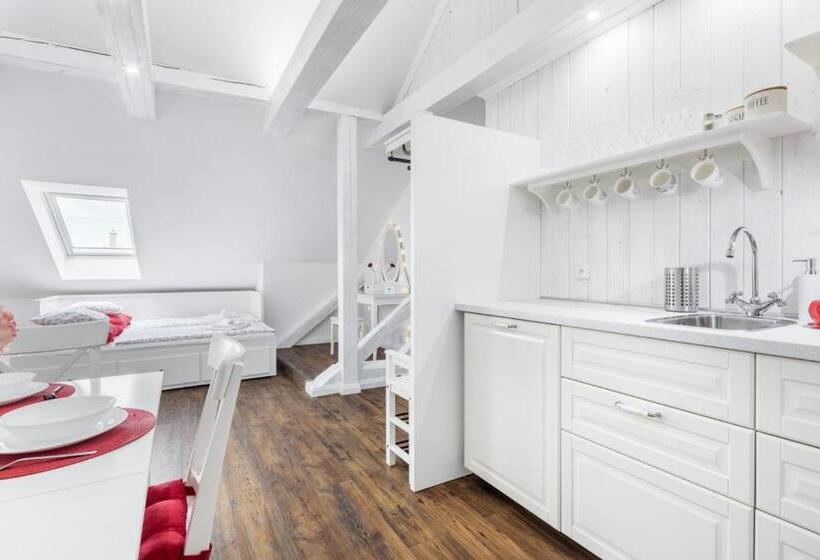 سوییت خانوادگی, Penzion Belle Donne