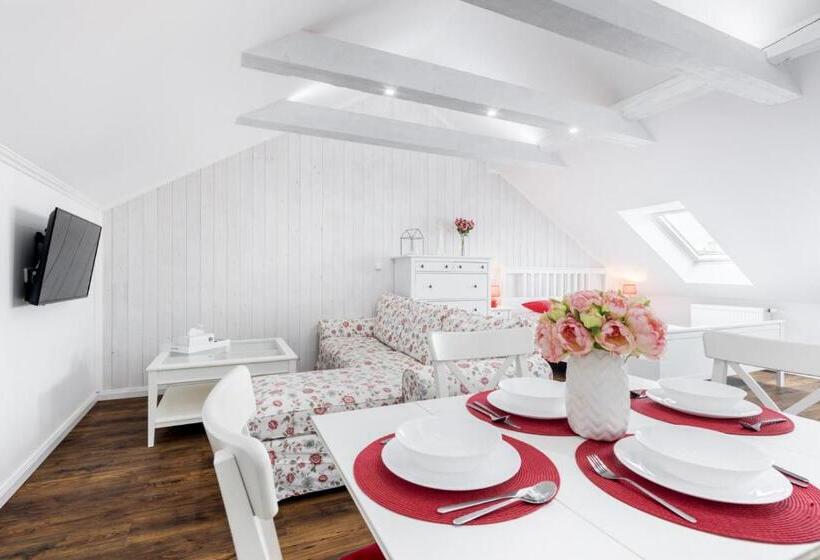 سوییت خانوادگی, Penzion Belle Donne